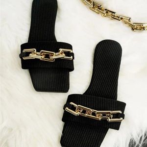 Flat slippers size 35